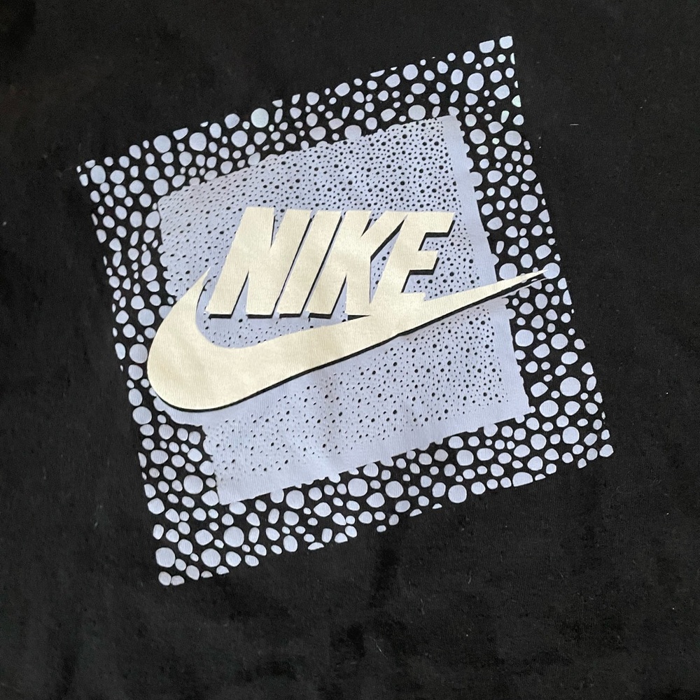 Nike Black Men's T-Shirt - Picture 2 of 2
